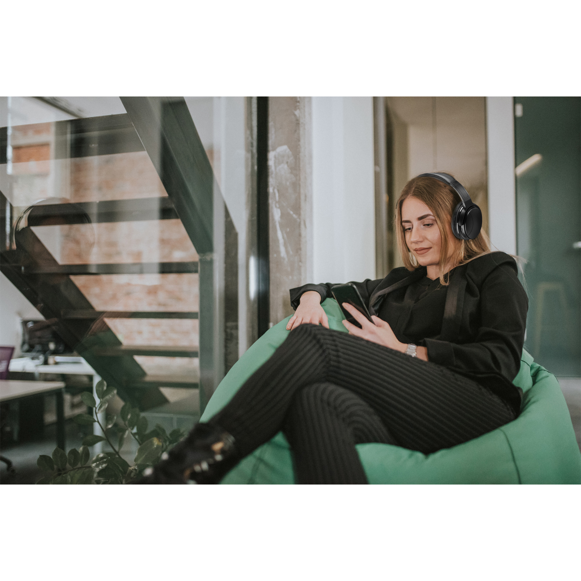 iLive™ Active Noise Cancellation Bluetooth Headphones